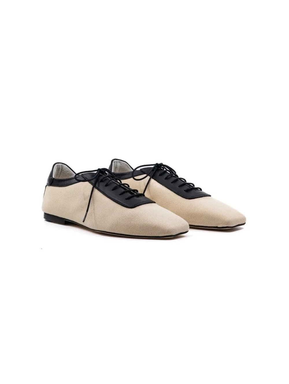Andrea Gomez  Exclusive Antonia Canvas Oxfords